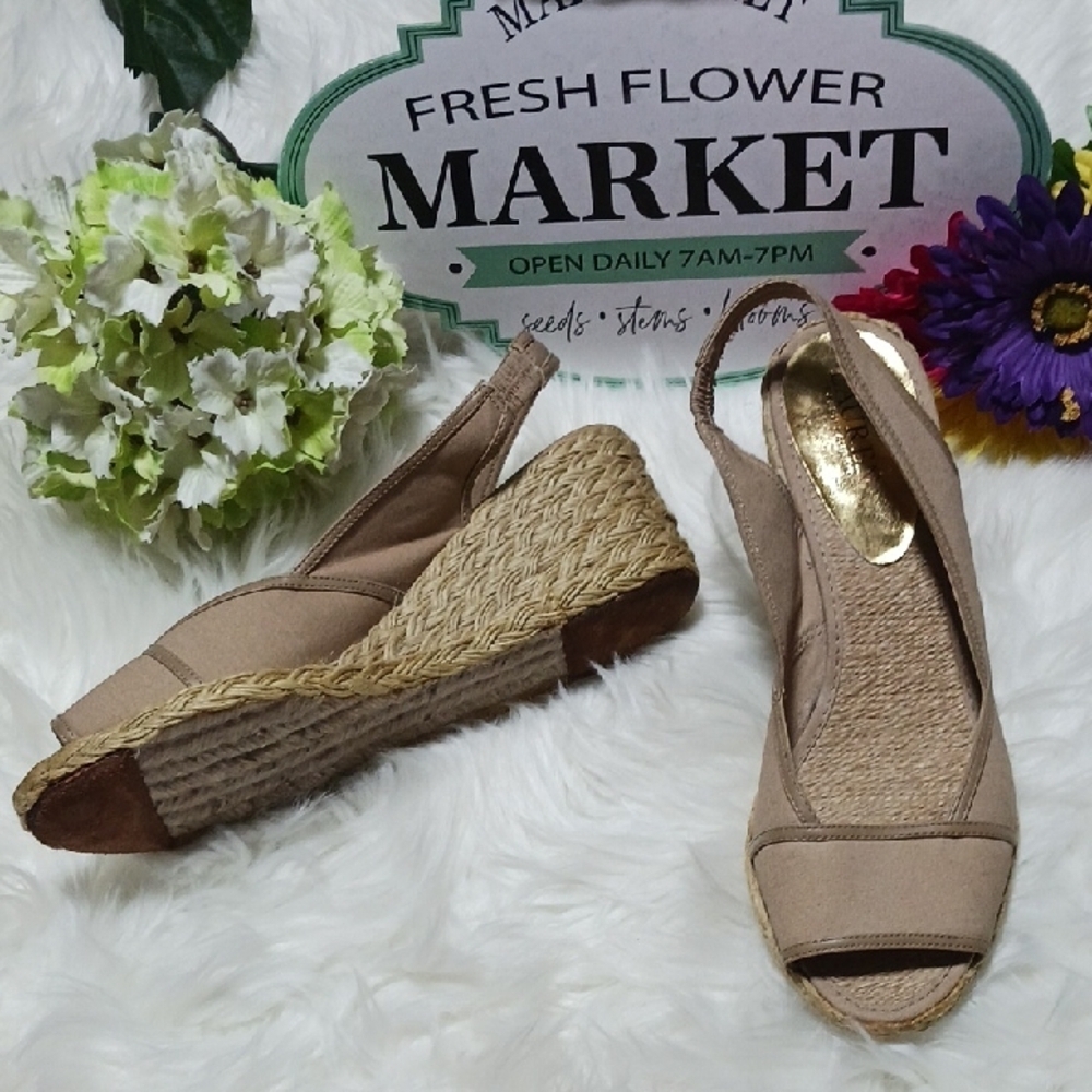 NWT Lauren Ralph Lauren Tan Espadrilles